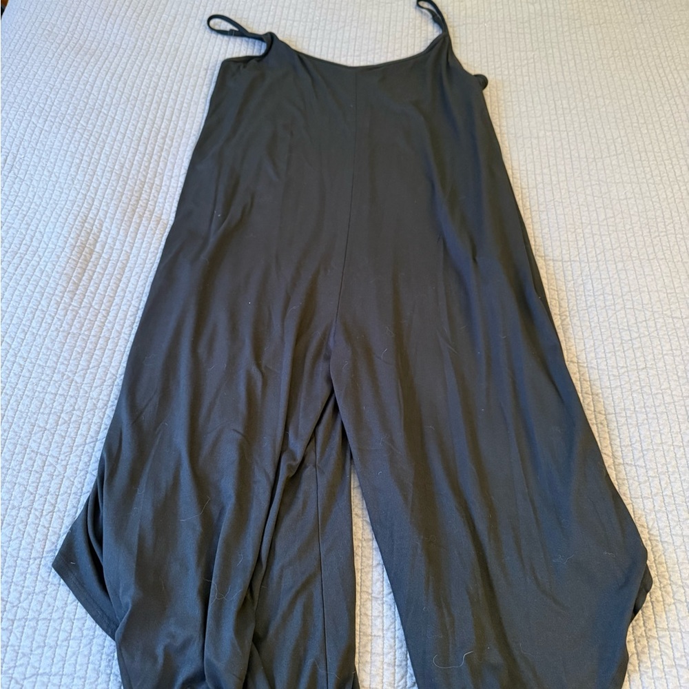 Chic Black Sleeveless Jumpsuit